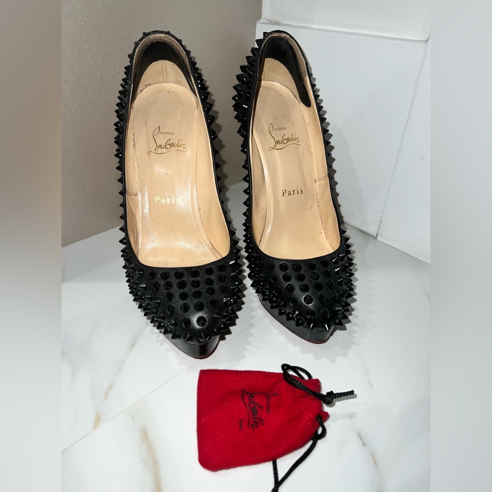 Euc Christian Louboutin Bianca Black leather Pumps 37.5
